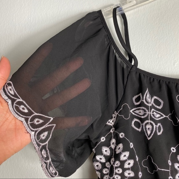 NWT Romeo & Juliet Black & White Eyelet Dress - Picture 8 of 10